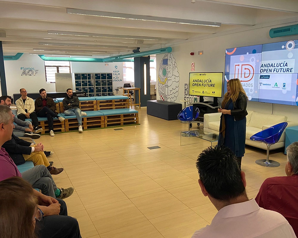 Fotografía de emprendedores en La Farola - Andalucía Open Future